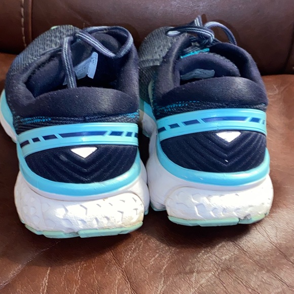 Brooks Shoes - Picture 3 of 6
